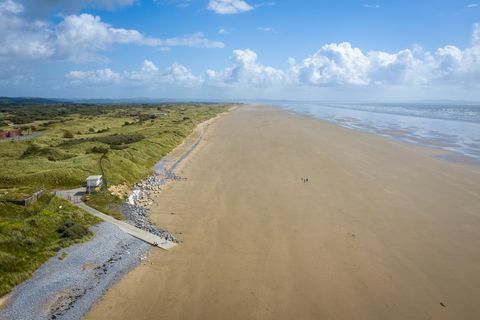 pantai terbaik dalam wales