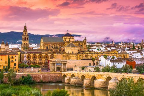 Katedral Mezquita spanyol- landmark paling populer di dunia