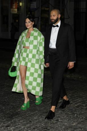 new york, new york may 02 kacey musgraves l dan cole schafer menghadiri after party untuk met gala 2022 merayakan di amerika sebuah antologi mode di zero bond pada 02 Mei 2022 di kota new york foto oleh gothamgc gambar-gambar