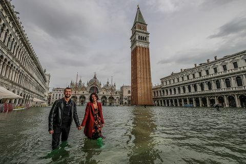 Pasang Tinggi Meningkatkan Level Air Di Venesia