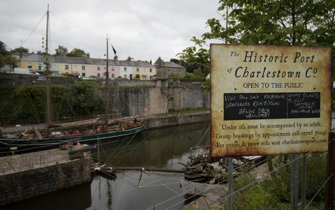 Pelabuhan bersejarah di Charlestown dekat St Austell