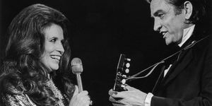 johnny cash dan juni carter cash tampil bersama