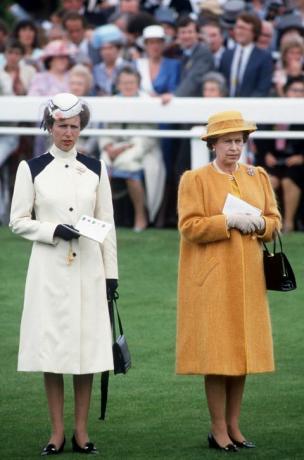 Putri Anne dengan Ratu di Derby Epsom, 1985