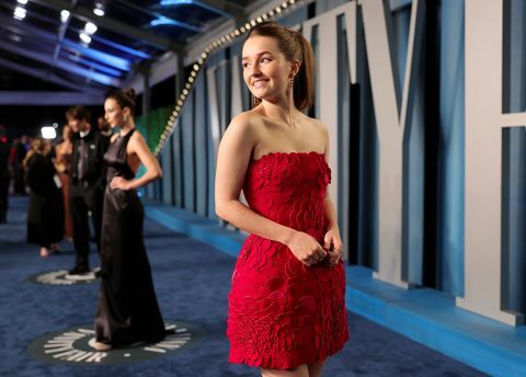 beverly hills, california 27 maret kaitlyn dever menghadiri pesta oscar batil 2022 yang diselenggarakan oleh radhika jones di wallis pusat seni pertunjukan annenberg pada 27 Maret 2022 di beverly hills, california foto oleh rich furyvf22getty images for pameran kesombongan