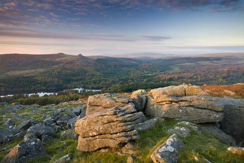 Dilihat dari Sheeps Tor di Dartmoor