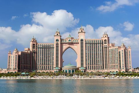 The Atlantis Hotel berlokasi di Palm Jumeirah di Dubai, Uni Emirat Arab