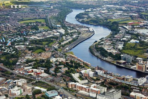 pemandangan udara sungai tyne di newcastle upon tyne