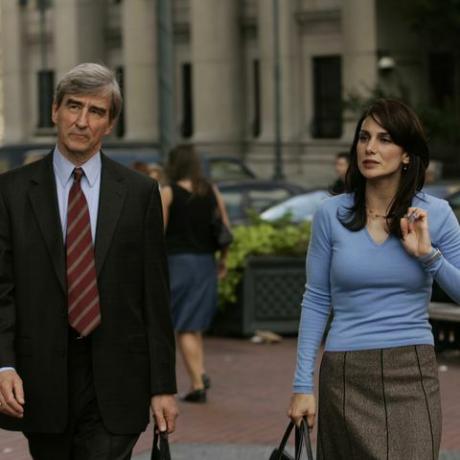 law order bible story episode 11 ditayangkan 12072005 gambar l r sam waterson sebagai eksekutif ada jack mccoy, annie parisse as ada alexandra borgia photo by will hartnbcu photo banknbcuniversal via getty images via getty gambar-gambar