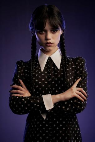 rabu jenna ortega as rabu addams dalam rabu cr matthias clamernetflix © 2022