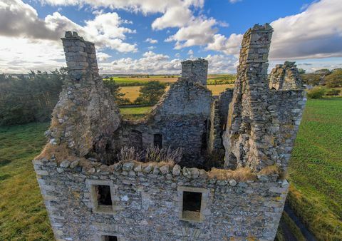 Kastil Skotlandia Bersejarah, Kastil Knockhall, Dijual £ 130.000