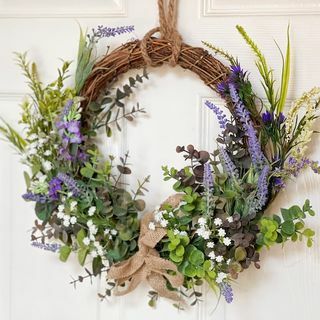 Eucalyptus Lavender dan Karangan Bunga Pintu Gypsophila