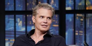 timothy olyphant pada larut malam dengan seth meyers season 10 tak lama setelah menyelesaikan produksi justified city primeval