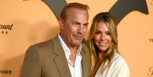 los angeles, california 30 mei kevin costner l dan christine baumgartner menghadiri jaringan paramount yellowstone season 2 pesta perdana di rumah lombardi pada 30 Mei 2019 di los angeles, california foto oleh frazer harrisongetty images for paramount jaringan