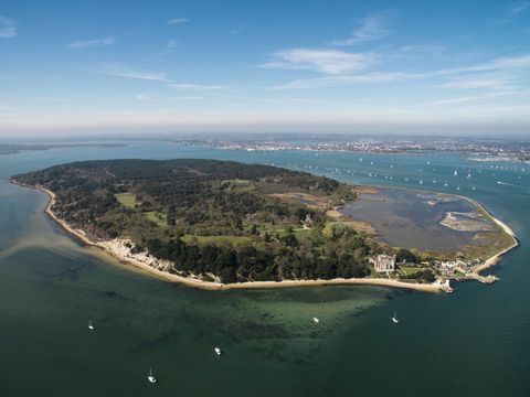 Pulau Brownsea di Dorset