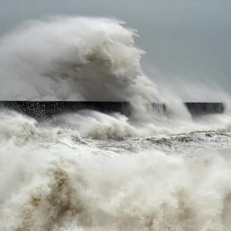 BRITAIN-EROPA-WEATHER-STORMS