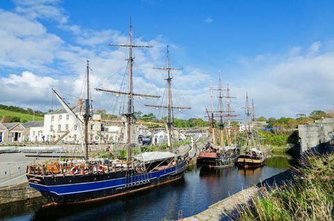 Kapal Tinggi Di Pelabuhan Charlestown yang Bersejarah, Cornwall,