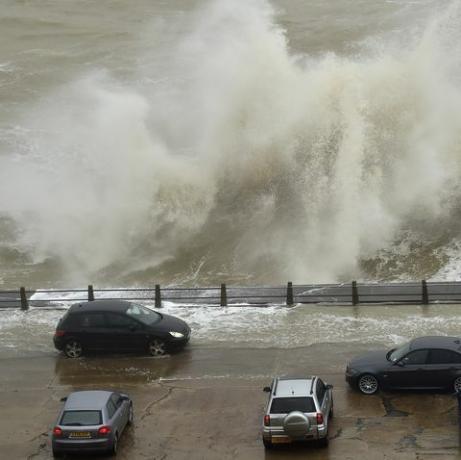 BRITAIN-EROPA-WEATHER-STORMS