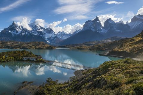 panorama refleksi danau pahoe