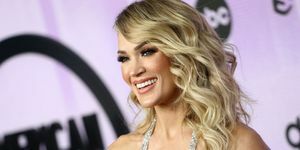 carrie underwood menghadiri penghargaan musik amerika 2022 di microsoft theater pada 20 november 2022 di los angeles, california foto oleh tommaso boddiwireimage