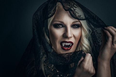 riasan kreatif vampir wanita untuk halloween