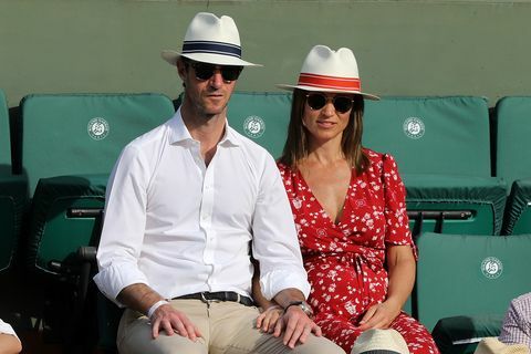 Pippa Middleton Adalah Lambang Keren dalam Gaun Merah dan Putih Ralph Lauren