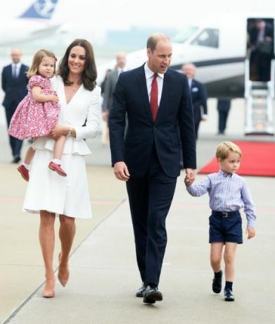 Duke dan Duchess Of Cambridge Mengunjungi Polandia - Hari 1