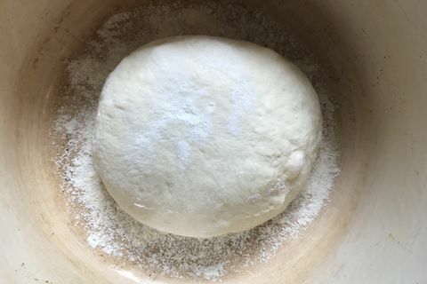 Bola adonan roti sebelum dimasak