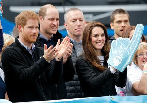 Pangeran Harry, Pangeran William, Kate bersorak untuk Heads Together di London marathon