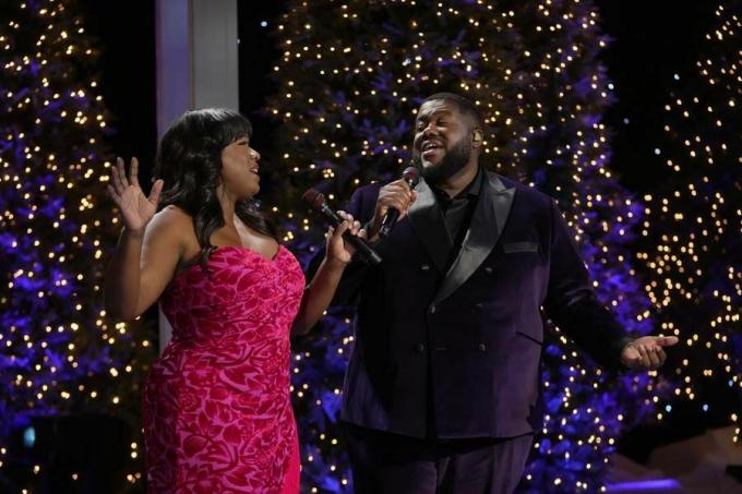 suami istri michael trotter jr dan tanya trotter of the war and treaty perform on cma country christmas