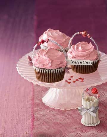 cupcakes hari valentine merah muda