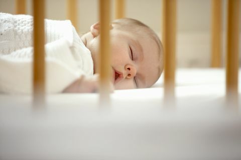 bayi tidur di buaian