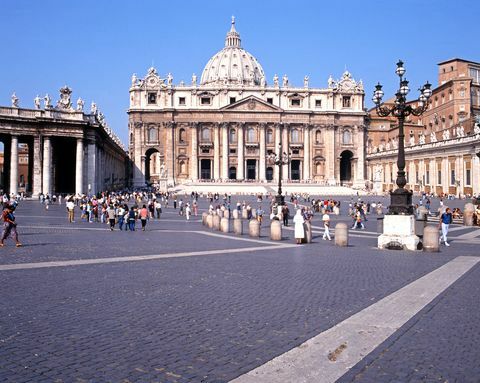 Basilika Santo Petrus Italia - landmark paling terkenal di dunia