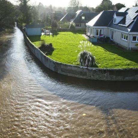 Storm Ciara Hits Inggris