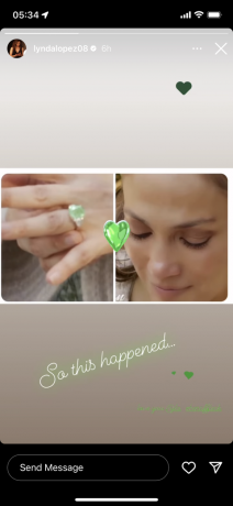 jennifer lopez dengan cincin pertunangannya