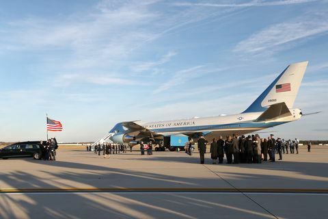 Tubuh Presiden George H.W. Bush Tiba Di Pangkalan Bersama Andrews