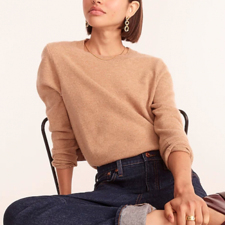 Sweater Crewneck Kasmir Klasik yang pas