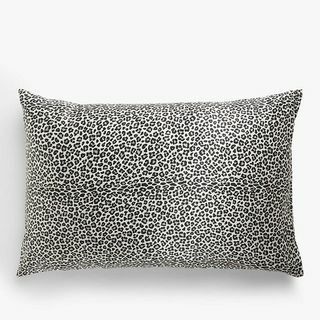 John Lewis & Partners The Ultimate Collection Silk Standard Sarung Bantal, Leopard Black