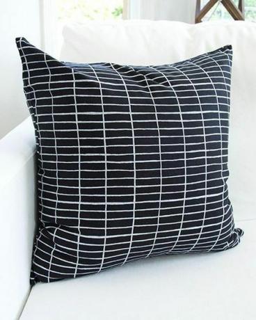 bantal kotak rumah