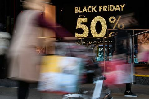 Penjualan Terbuka Pada Black Friday